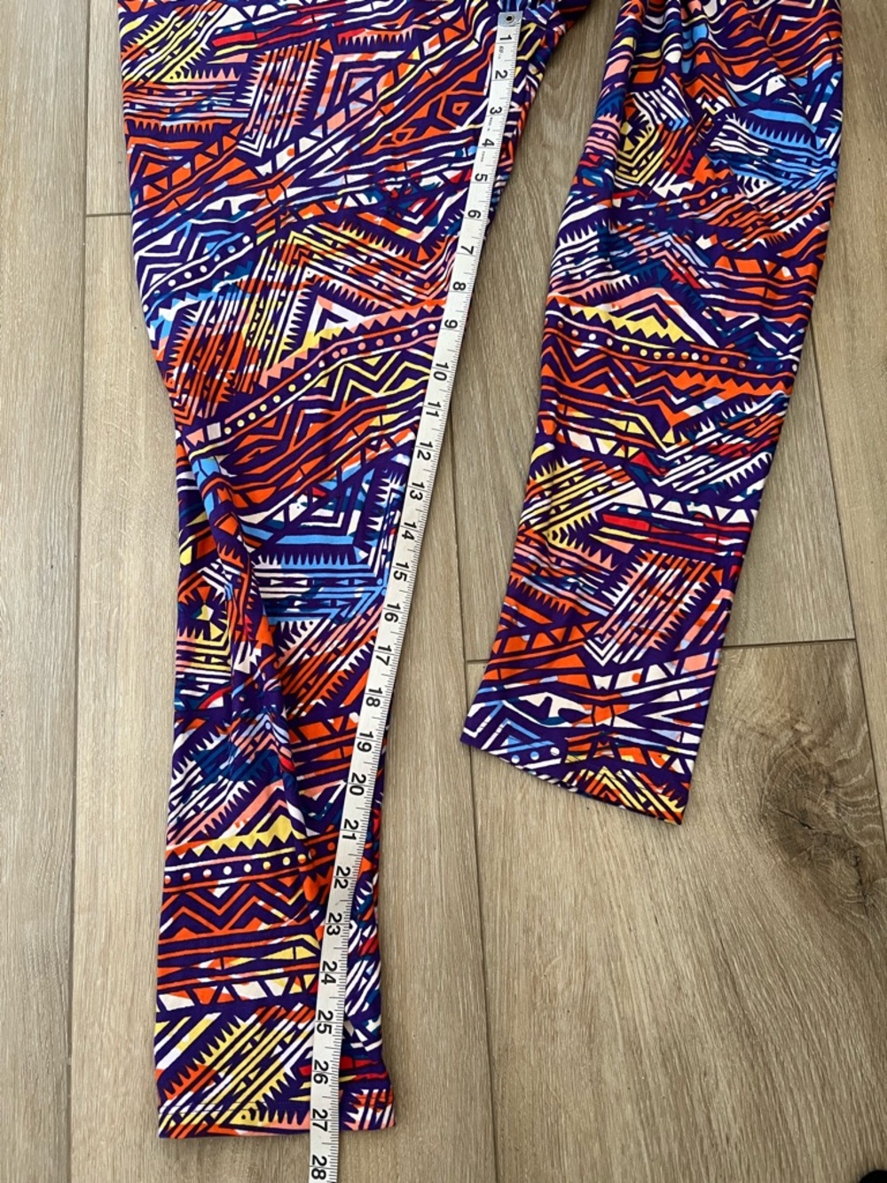 LULAROE Electric Maze Leggings EUC - Picture 6 of 9
